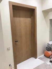 Противопожарная шумоизоляционная дверь, вид сбоку.